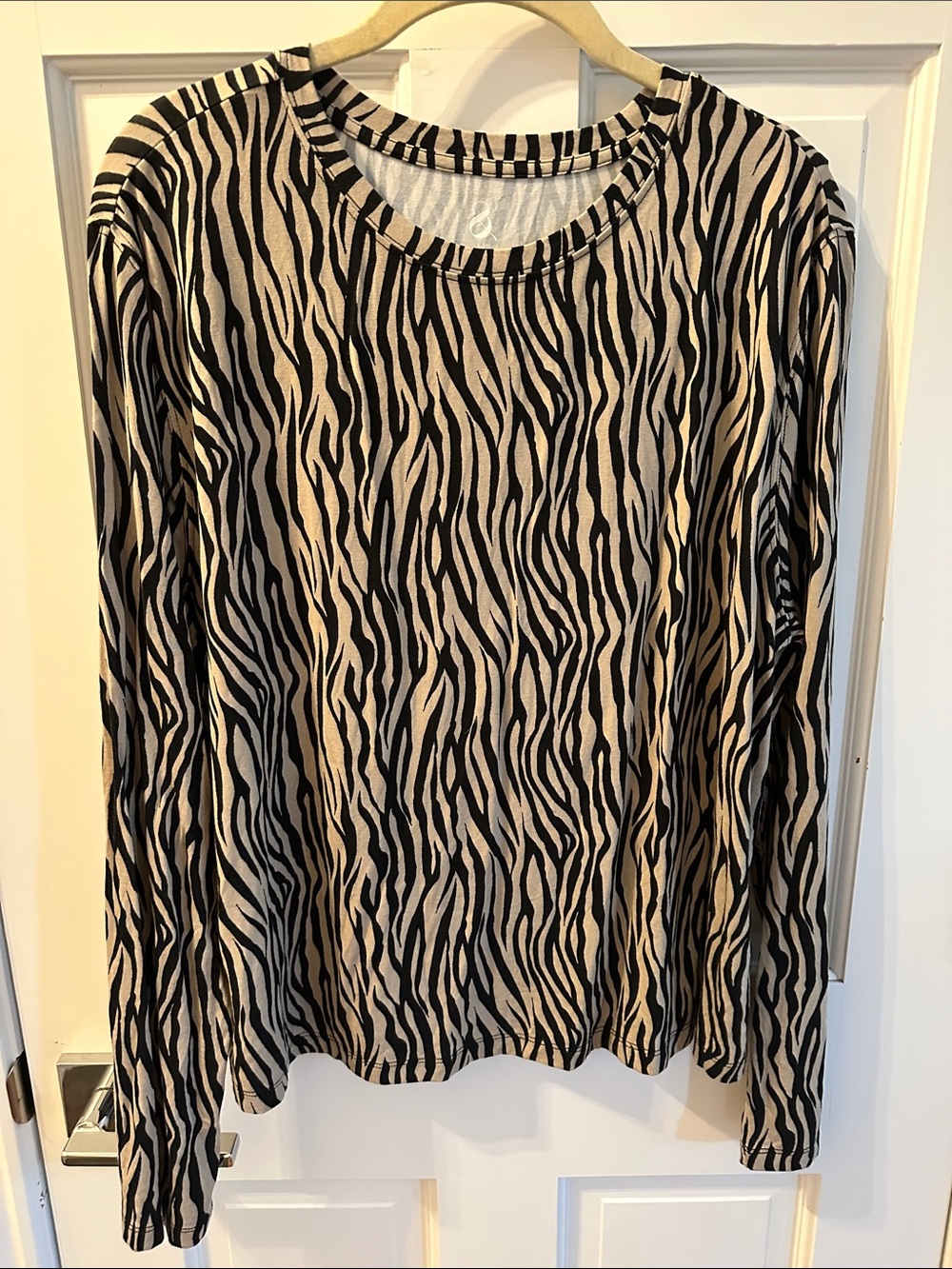Wonderful Women’s Black & Cream Zebra Print Long Sleeve Top